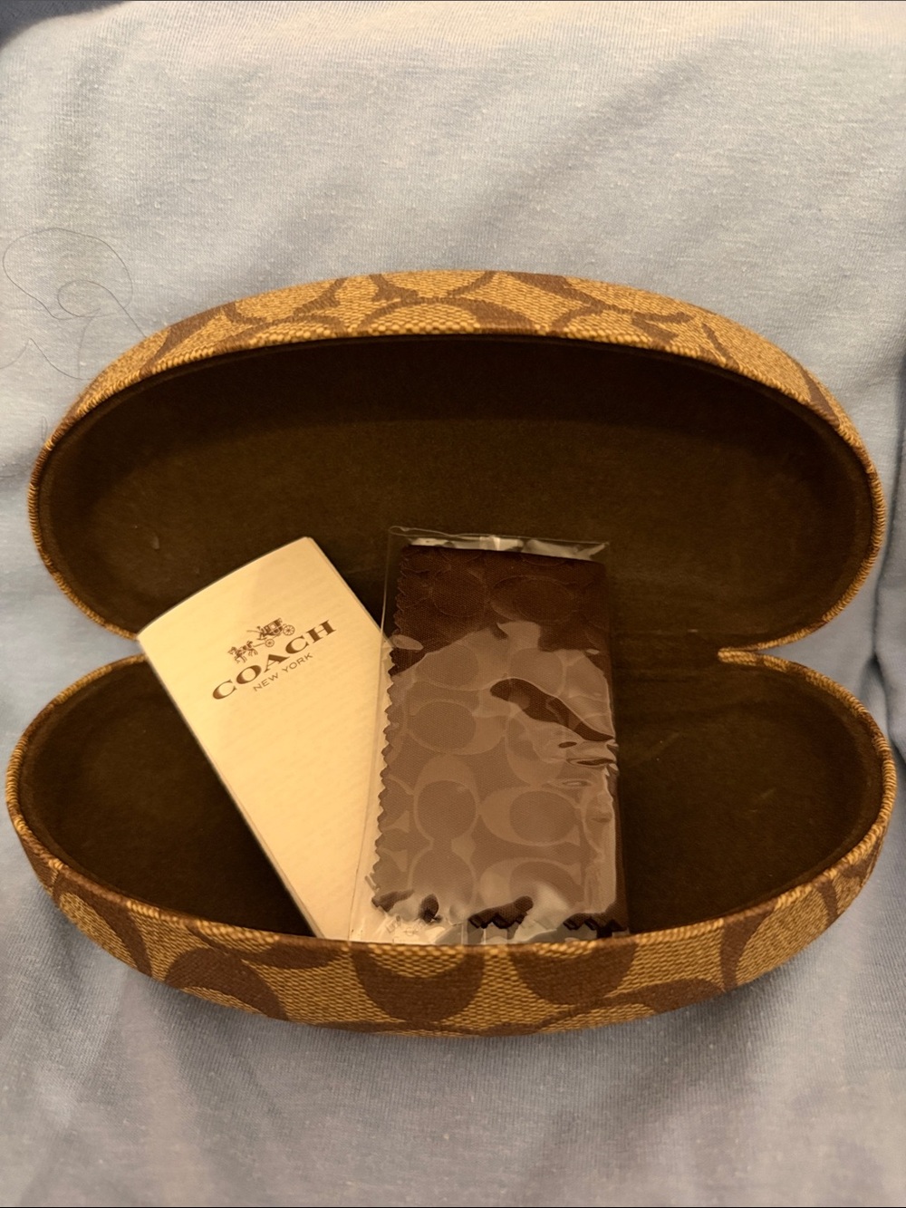 Coach Sunglasses - Picture 4 of 4